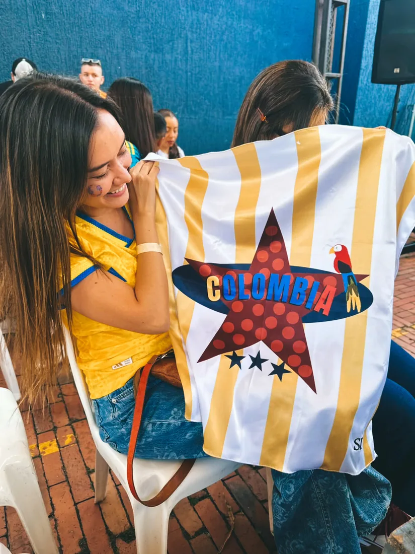 Cliente con pañoleta Colombia SD
