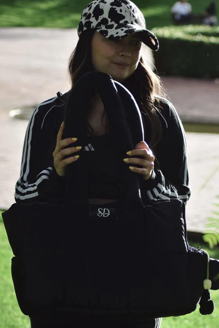 Cliente con Puffy Bag negro SD